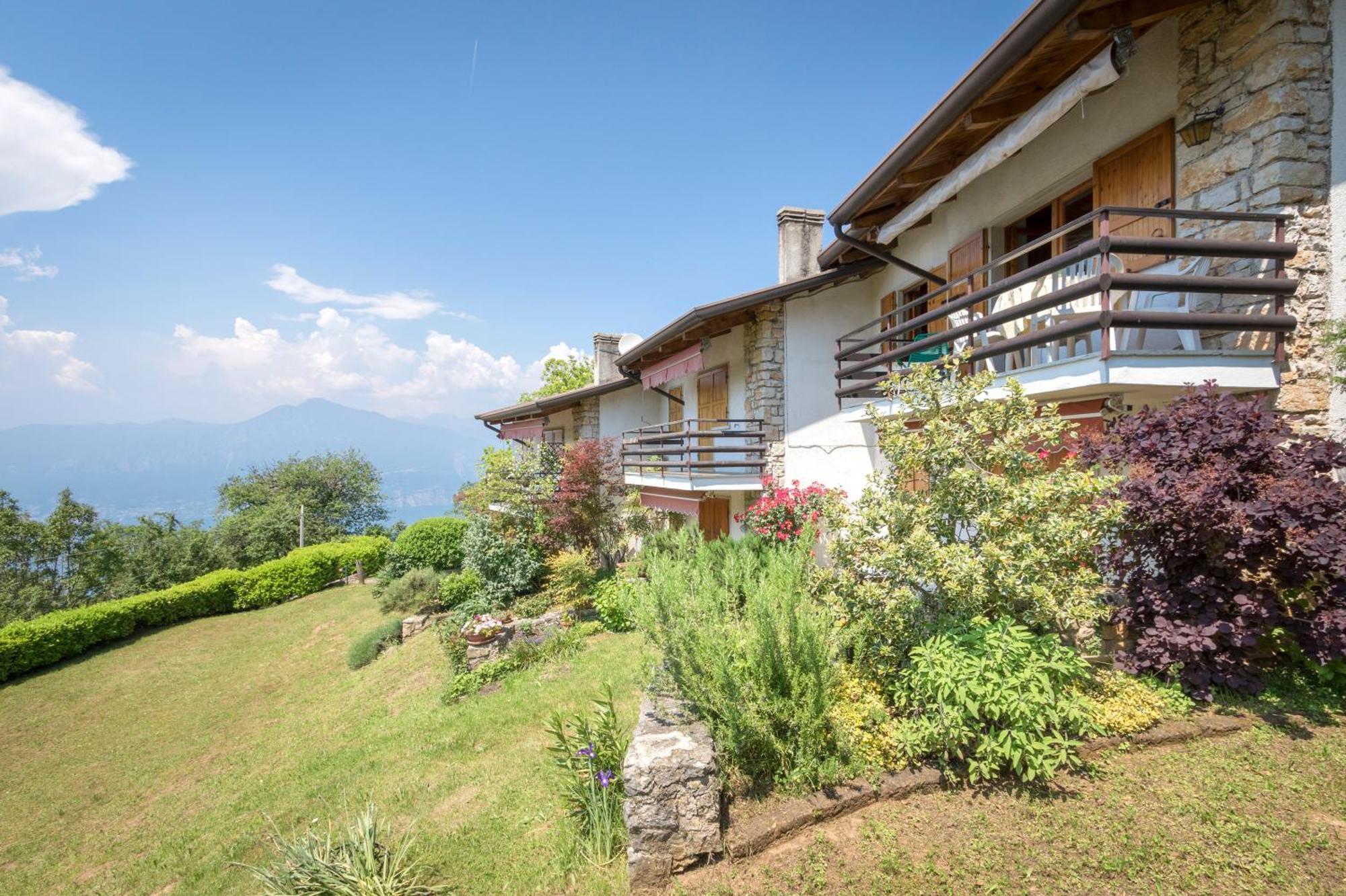 Casa Bella Vista Mit Balkon Lägenhet San Zeno di Montagna Exteriör bild