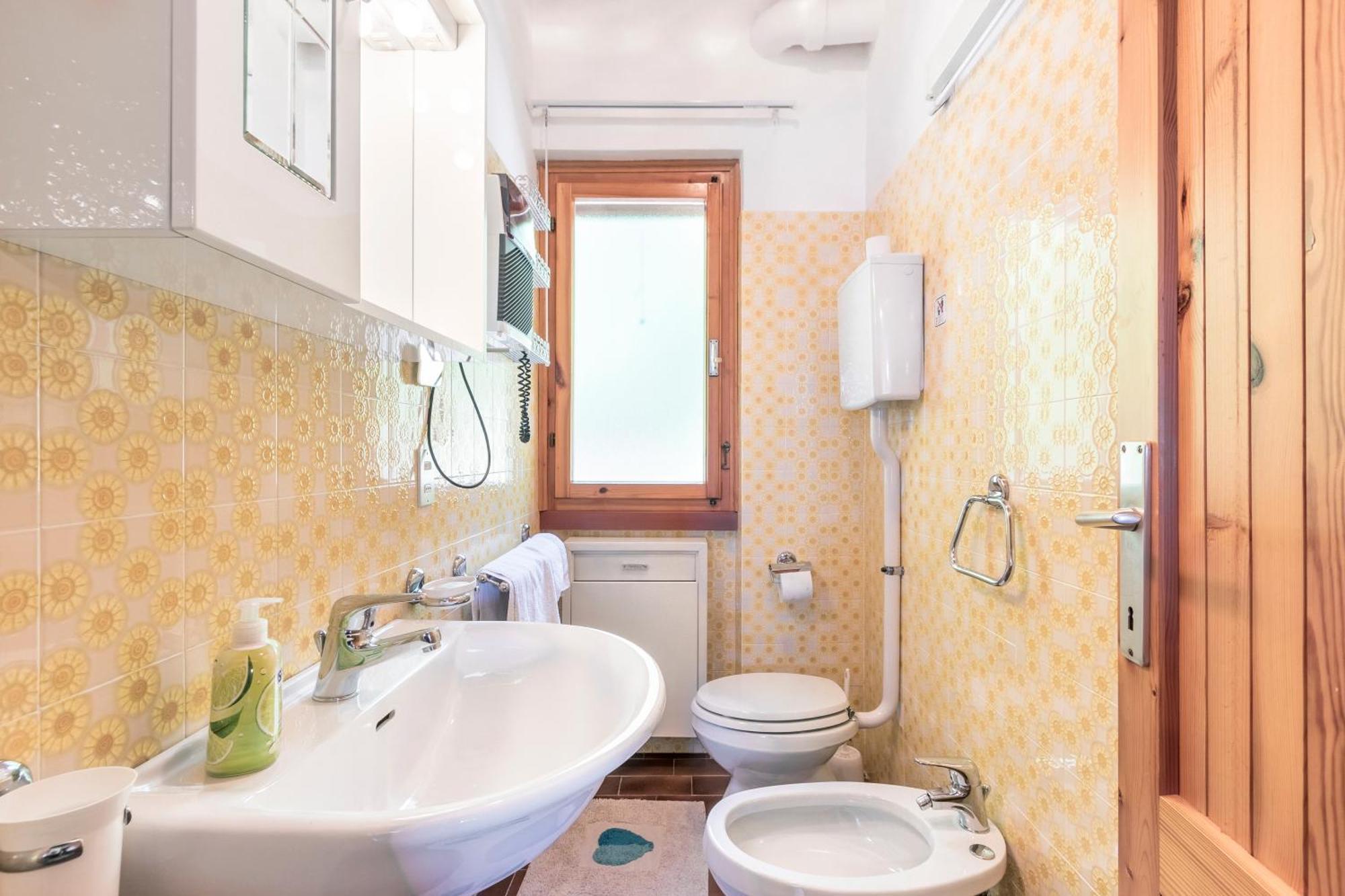 Casa Bella Vista Mit Balkon Lägenhet San Zeno di Montagna Exteriör bild